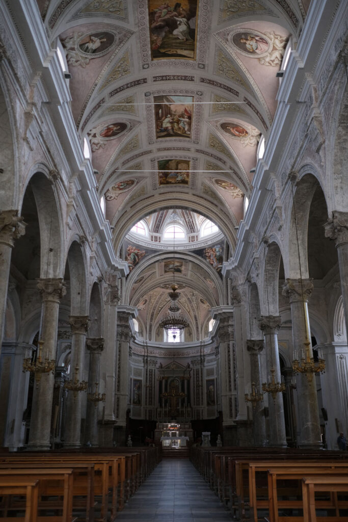 Duomo San Nicola di Bari - Navata centrale dettaglio